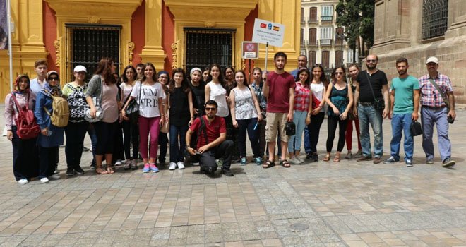  Eyüplü gençler Malaga ve Granada’da tarihle buluştu