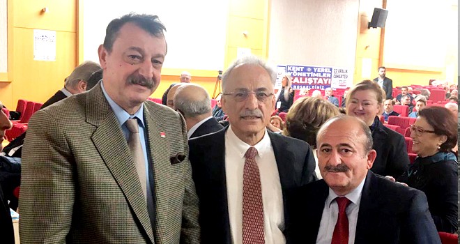 Cahit Ataker 'Kent ve Yerel Yönetimler' çalıştayına katıldı