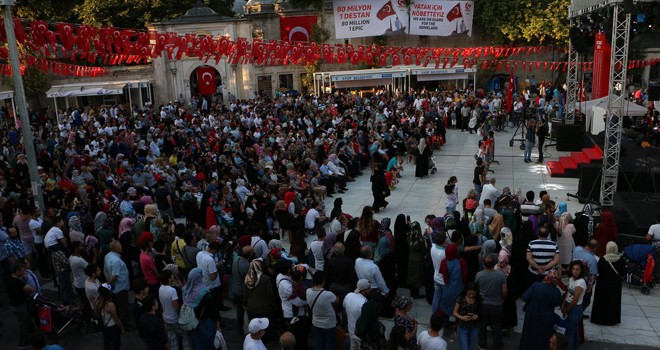 Eyüp Sultan Meydanı doldu taştı