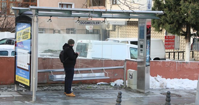 Eyüp'te Duraklar Yenileniyor