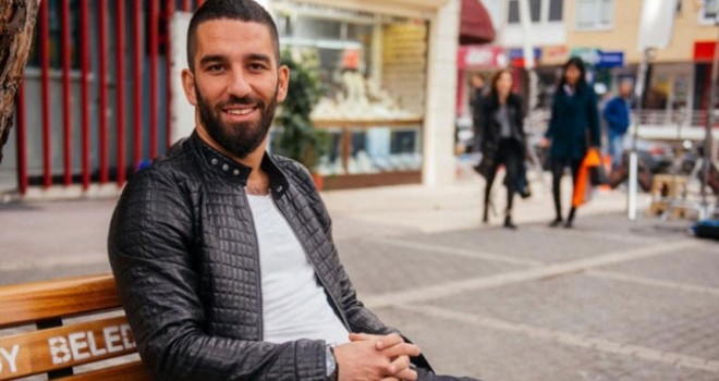 'Arda Turan kumarda büyük para kaybetti, o yüzden gazeteciye saldırdı'