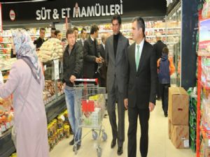 Alibeyköy'e Namlı Hipermarket Açıldı