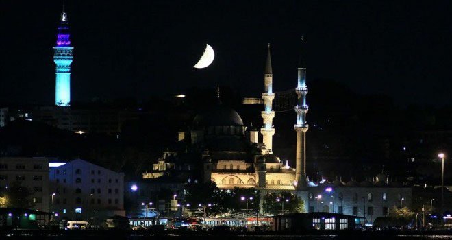 İslam alemi Miraç Kandili'ni kutlayacak
