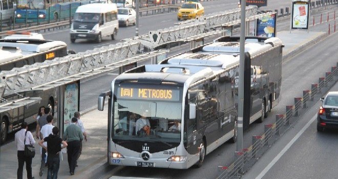 İstanbul'da Metrobüs Çilesi Başlıyor