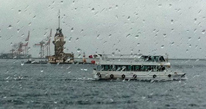 İstanbul'da sağanak yağmur hazırlıksız yakaladı