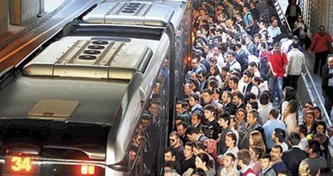 İstanbul'da toplu ulaşım pazartesi günü ücretsiz