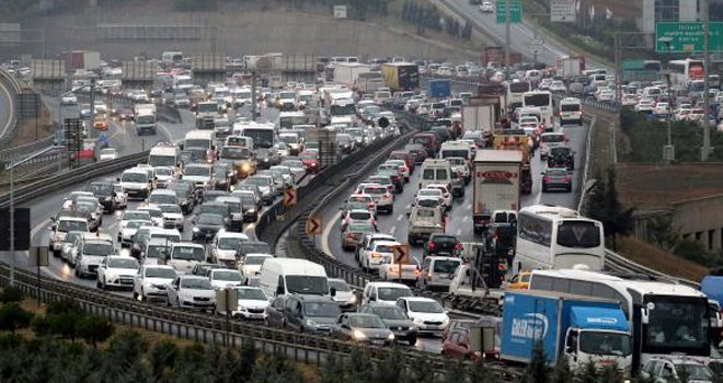 İstanbul'da yağmur hayatı felç etti