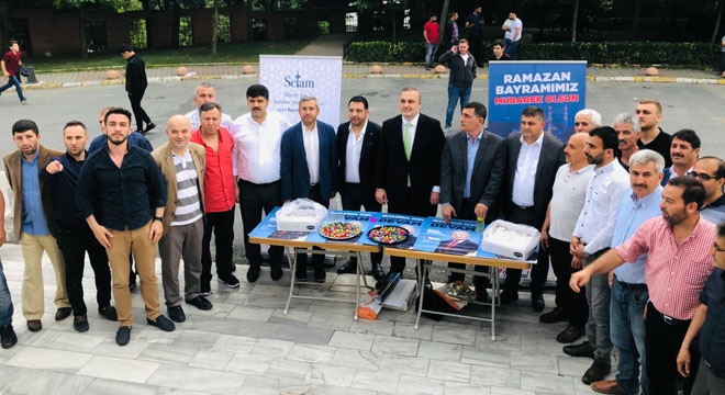 AK PARTİDE BAYRAMLAŞMA HEYECANI