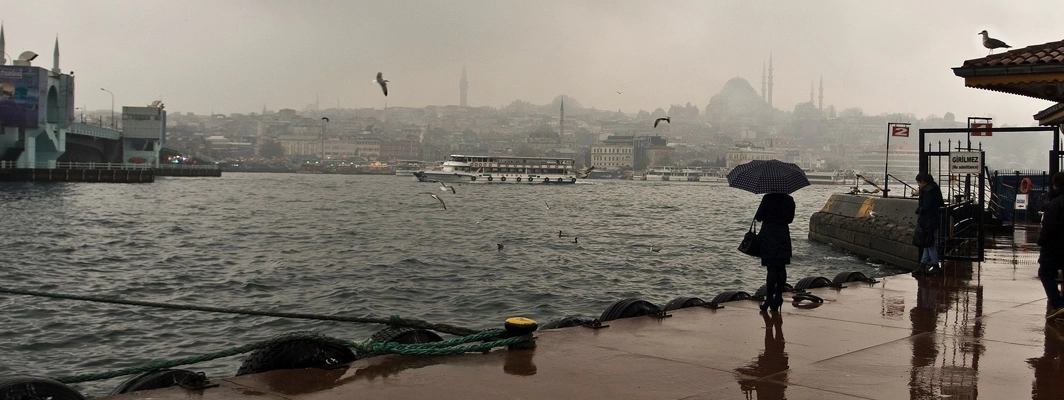 AKOM'DAN İSTANBUL İÇİN FIRTINA UYARISI