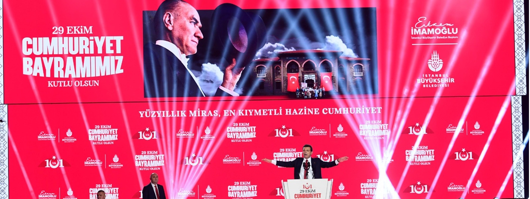 CUMHURİYET’İN 101. YIL COŞKUSU YENİKAPI’DA DORUĞA ÇIKTI