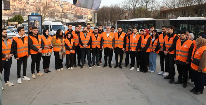 Eyüpsultan Belediyesi'nden trafikte kalanlara iftariyelik ikramı