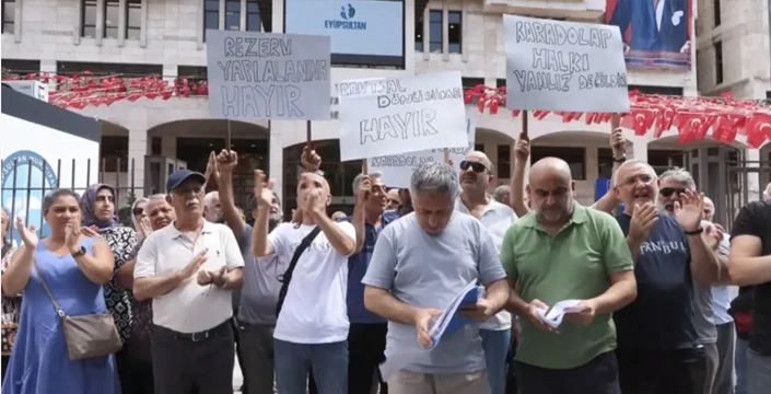 Eyüpsultan Belediyesi önünde imar planı eylemi