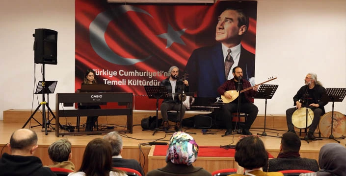 Eyüpsultan’ın dört bir yanında Ramazan’a özel müzik dinletileri