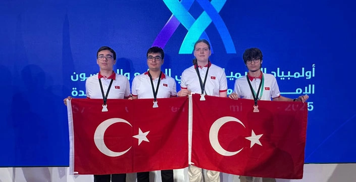 EYÜPSULTANLI ÖĞRENCİ DÜNYA SAHNESİNDE PARLADI