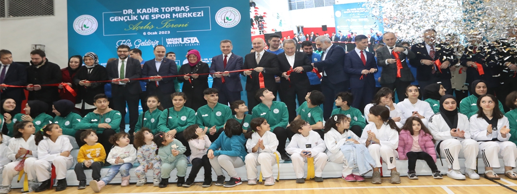 Gaziosmanpaşa’da Dr. Kadir Topbaş Gençlik ve Spor Merkezi Açıldı