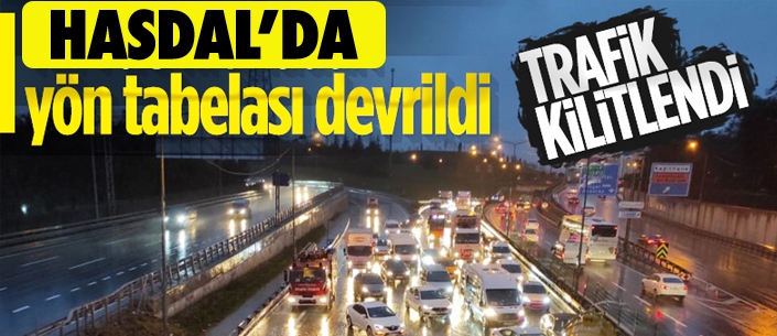 Hasdal'da yön tabelası devrildi