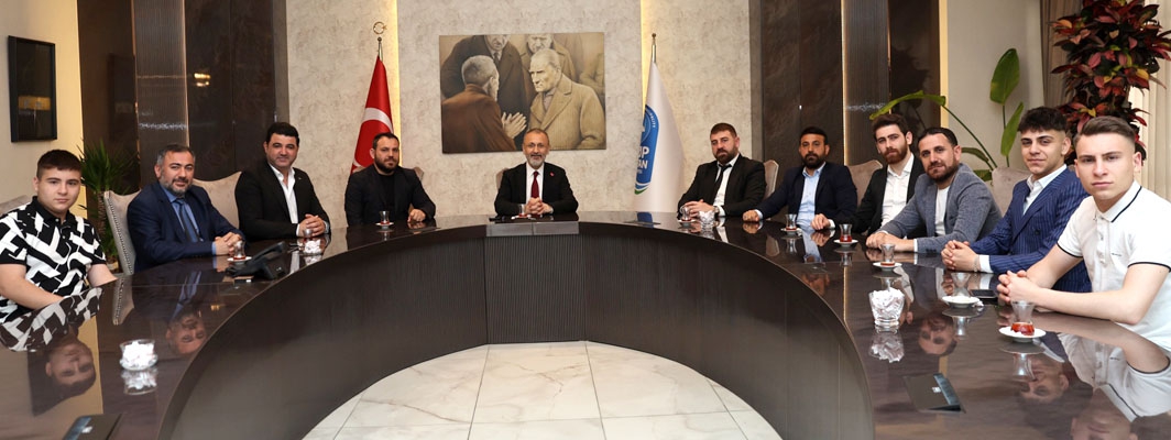 İŞ iNSANLARINDAN BAŞKAN ÖZMEN'E ZİYARET