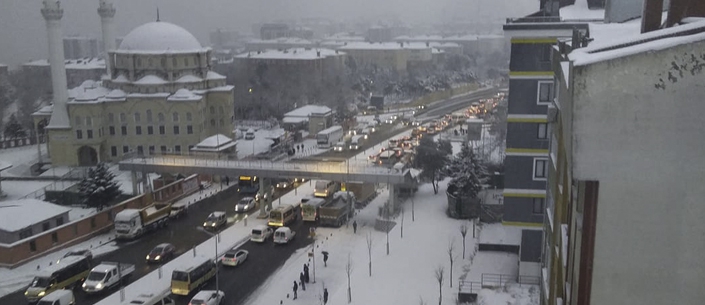 İstanbul'da kar trafiği