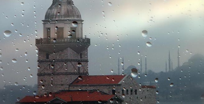 İSTANBUL’DA ÖĞLEDEN SONRA YAĞMUR GEÇİŞLERİ BEKLENİYOR