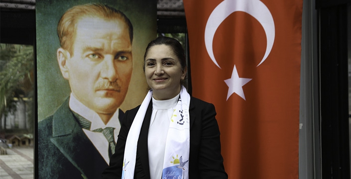 İYİ PARTİ EYÜPSULTAN’A KADIN ELİ DEĞDİ