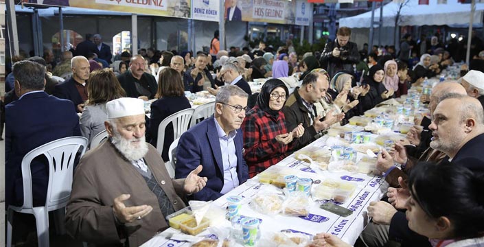 Kemerburgazlılar dev iftar sofrasında buluştu