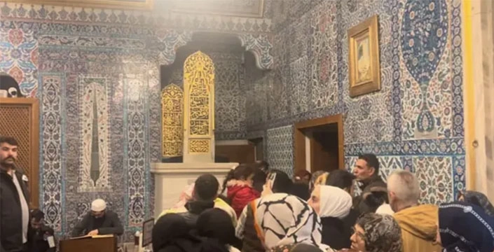 Miraç Kandili'nde  Eyüpsultan ve Ayasofya camileri doldu taştı