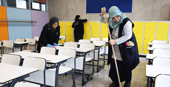 Okul, cami ve kamu kurumlarının temizliğini yapılıyor