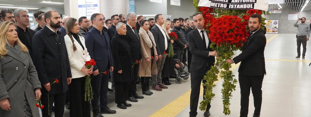 SAAT DOKUZU BEŞ GEÇE İSTANBUL METROSU