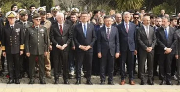 Şair Mehmet Akif Ersoy mezarı başında anıldı