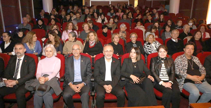 Ulu önder Atatürk’ü sevdiği şarkılarla andık