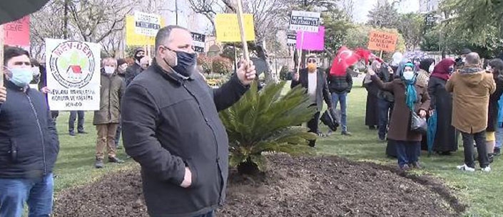 Yeşilpınarlılar İBB Önünde KİPTAŞ'ın Protesto Etti